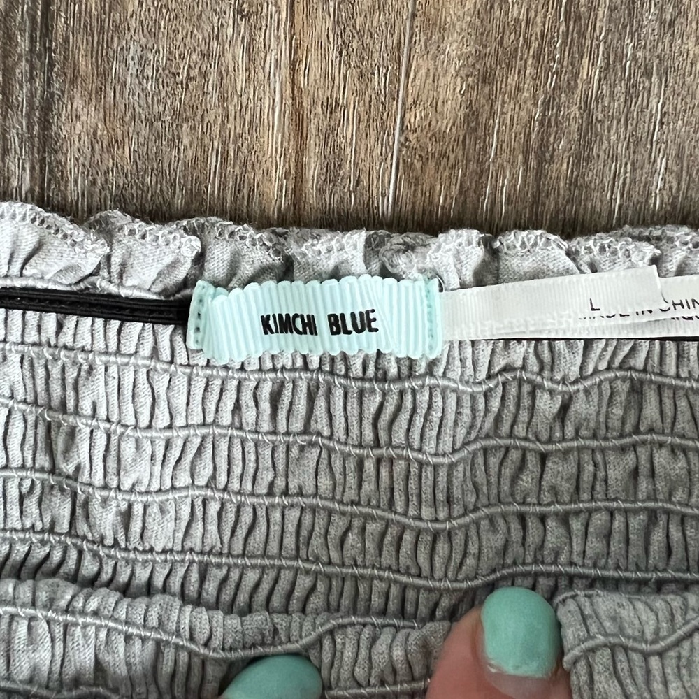 Urban Outfitters Kimchi Blue Large Grey off the Shoulder Smocked Crop Top - Picture 7 of 9